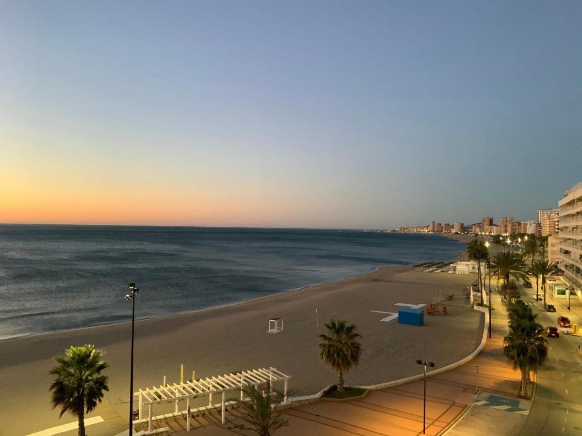 Apartamento En Primera Linea/Beachfront Apartment ฟูเอนฮิโรลา ภายนอก รูปภาพ