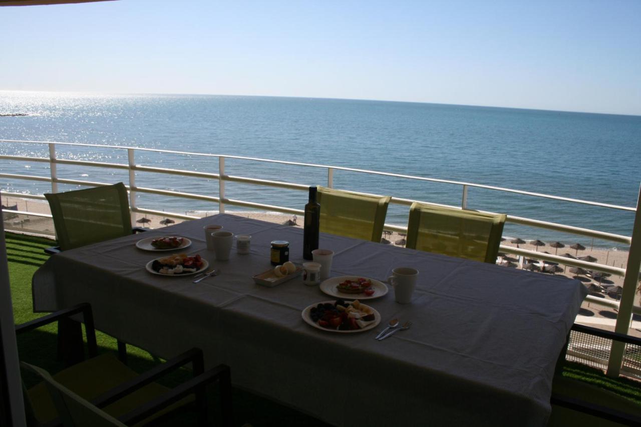 Apartamento En Primera Linea/Beachfront Apartment ฟูเอนฮิโรลา ภายนอก รูปภาพ