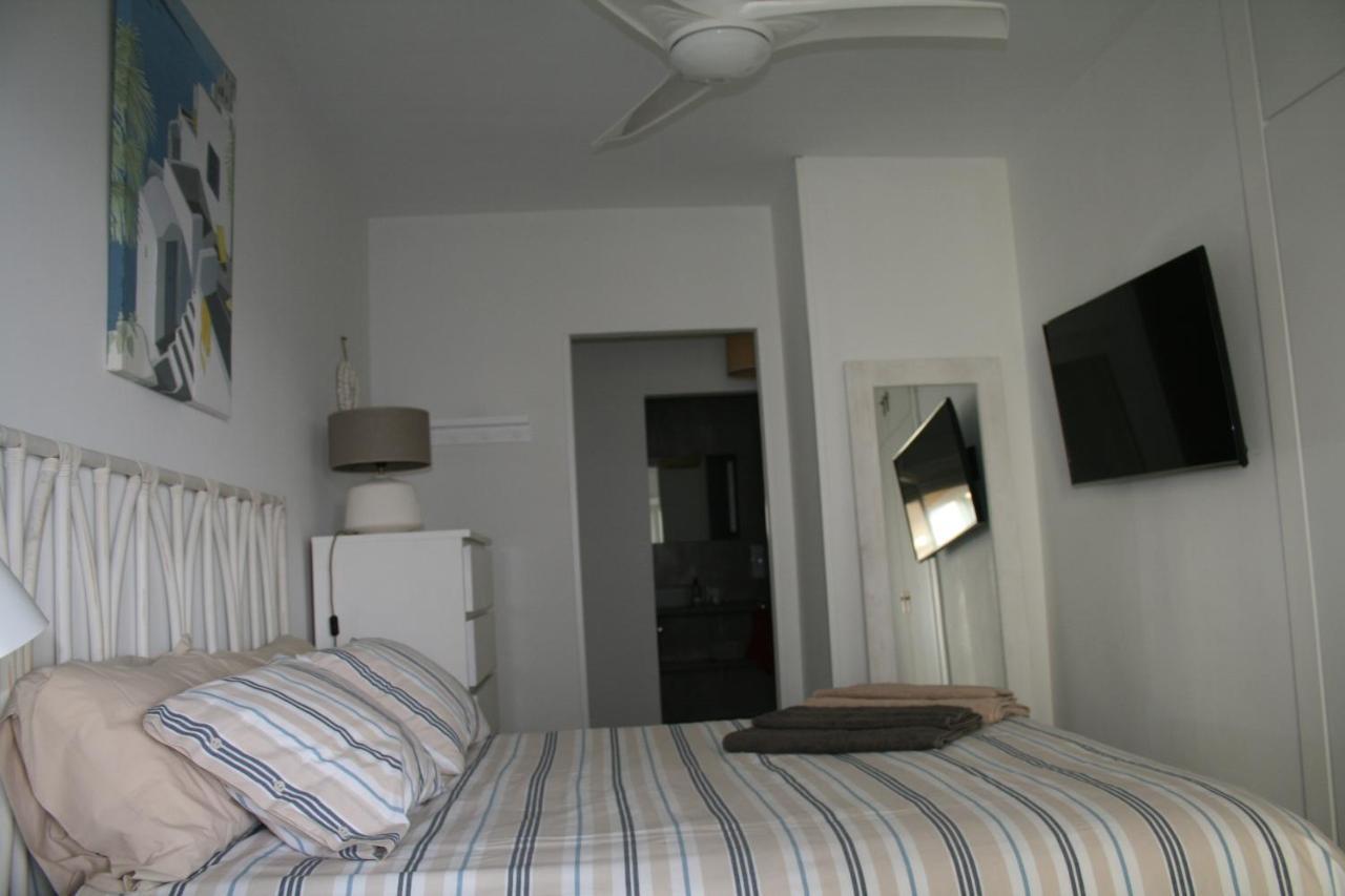 Apartamento En Primera Linea/Beachfront Apartment ฟูเอนฮิโรลา ภายนอก รูปภาพ