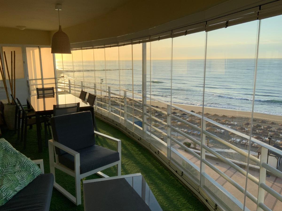 Apartamento En Primera Linea/Beachfront Apartment ฟูเอนฮิโรลา ภายนอก รูปภาพ