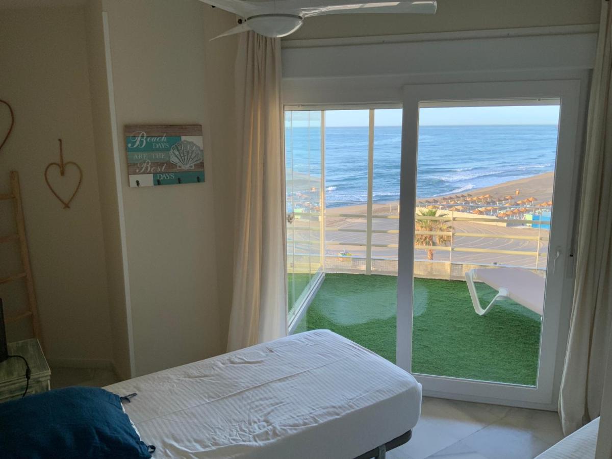 Apartamento En Primera Linea/Beachfront Apartment ฟูเอนฮิโรลา ภายนอก รูปภาพ