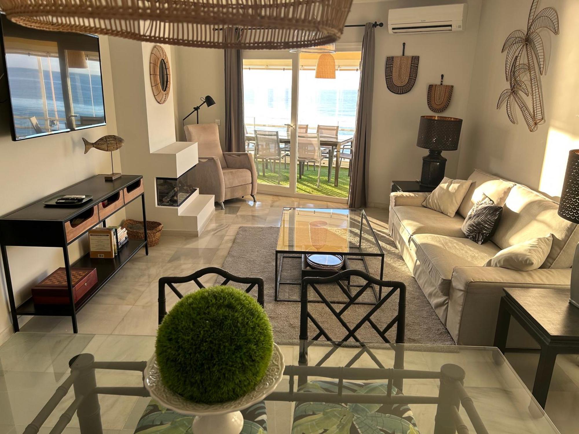 Apartamento En Primera Linea/Beachfront Apartment ฟูเอนฮิโรลา ภายนอก รูปภาพ